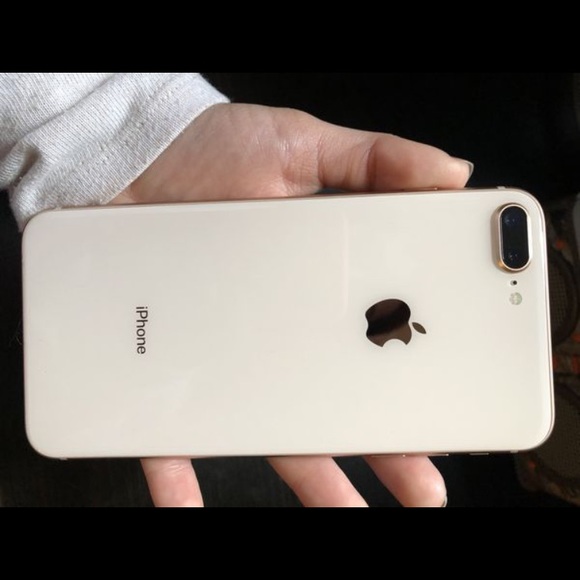 iPhone 8+ unlocked brand new - Picture 2 of 3